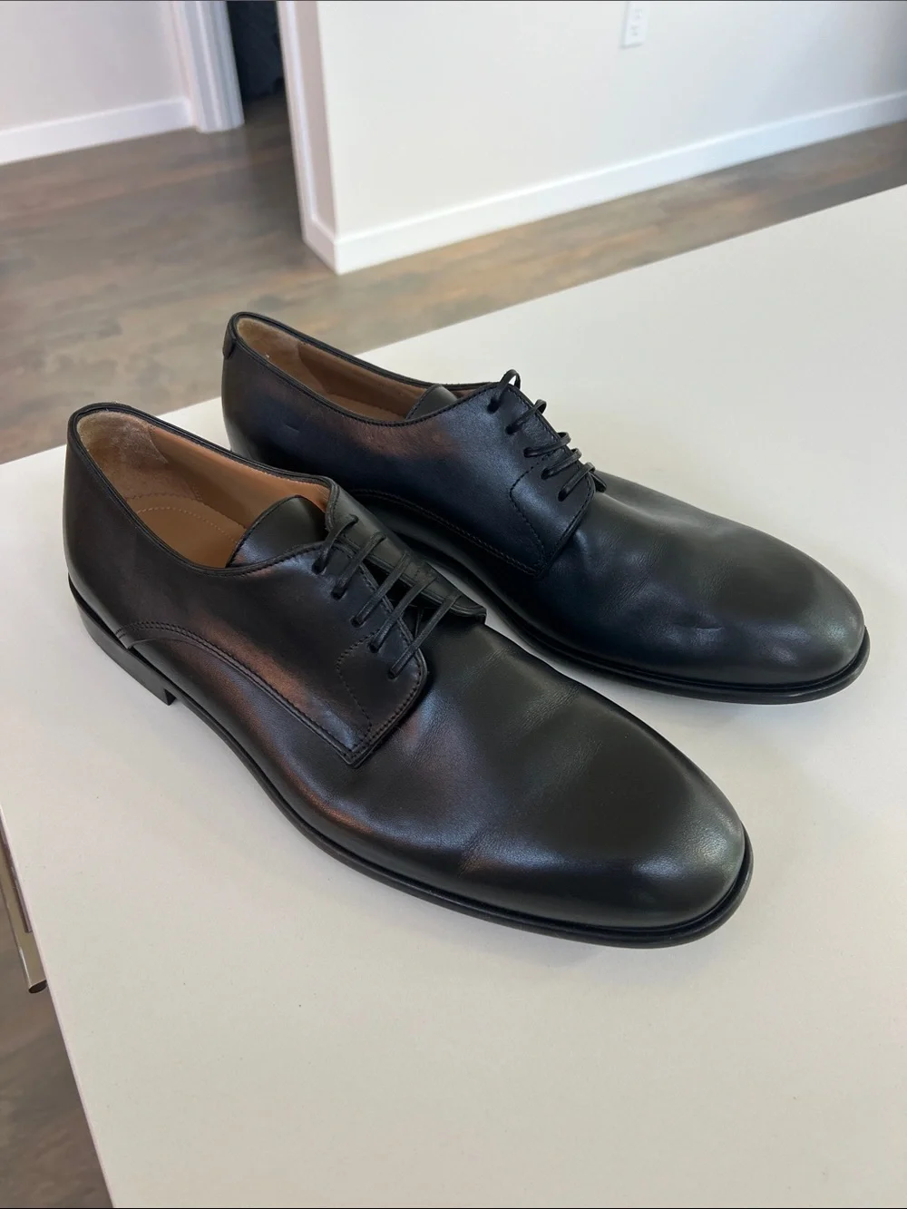 Ferragamo black leather derby dress shoes men’s size 10